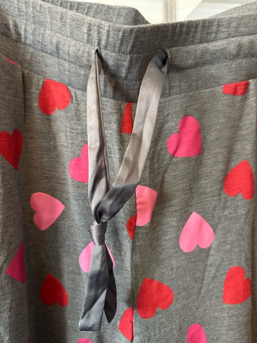 EUC Torrid Gray Pajama Bottoms w/Pink & Red Hearts Sz 3 wide leg - Picture 2 of 10